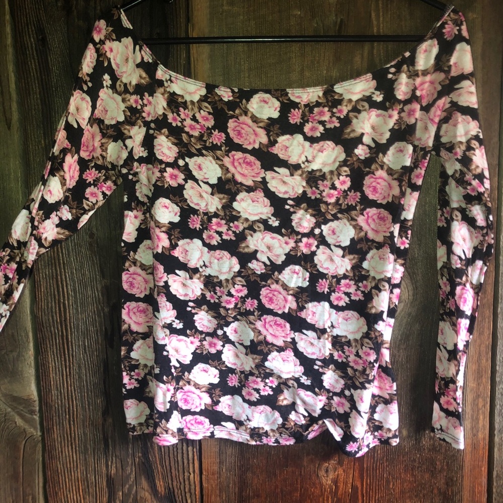 Off the shoulder fitted floral crop L